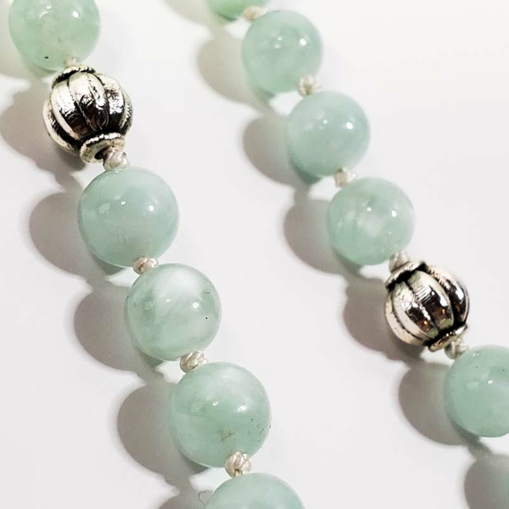 Green Moonstone Hand-Knotted Necklace - Picture 2 of 10